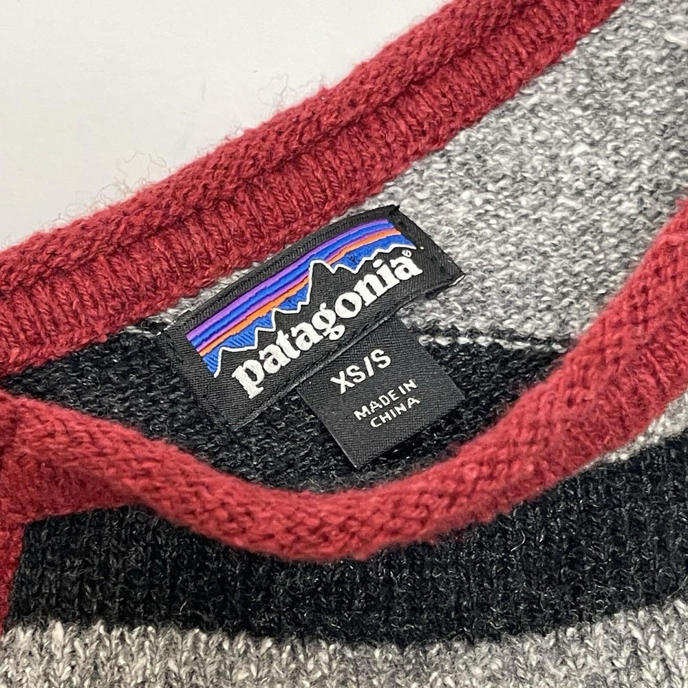 Patagonia Poncho Cape Women Small Gray Striped Loislee Pullover V Neck Sweater